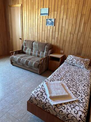 Гостиница Приветливый Геленджик Двухместный номер с 2 двуспальными кроватями-2