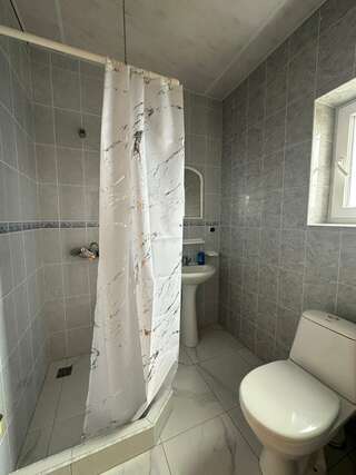 Гостиница Приветливый Геленджик Бюджетный трехместный номер-3