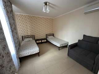 Гостиница Приветливый Геленджик Двухместный номер Делюкс с 2 двуспальными кроватями-1