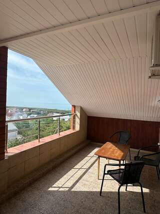 Гостиница Приветливый Геленджик Классический четырехместный номер-5